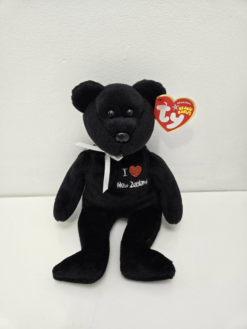 Ty Beanie Baby “New Zealand” the I Love New Zealand Bear (8.5 inch)